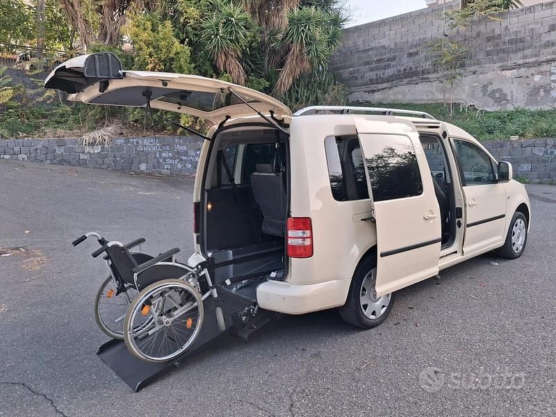Begagnad VW Caddy 102 HK (75 kW) 2015 Beige Minibuss