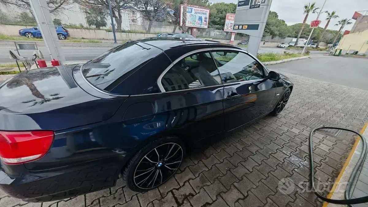 Usata BMW 330 Cabriolet M Sport 245 CV (180 kW) 2009 Blu Cabrio