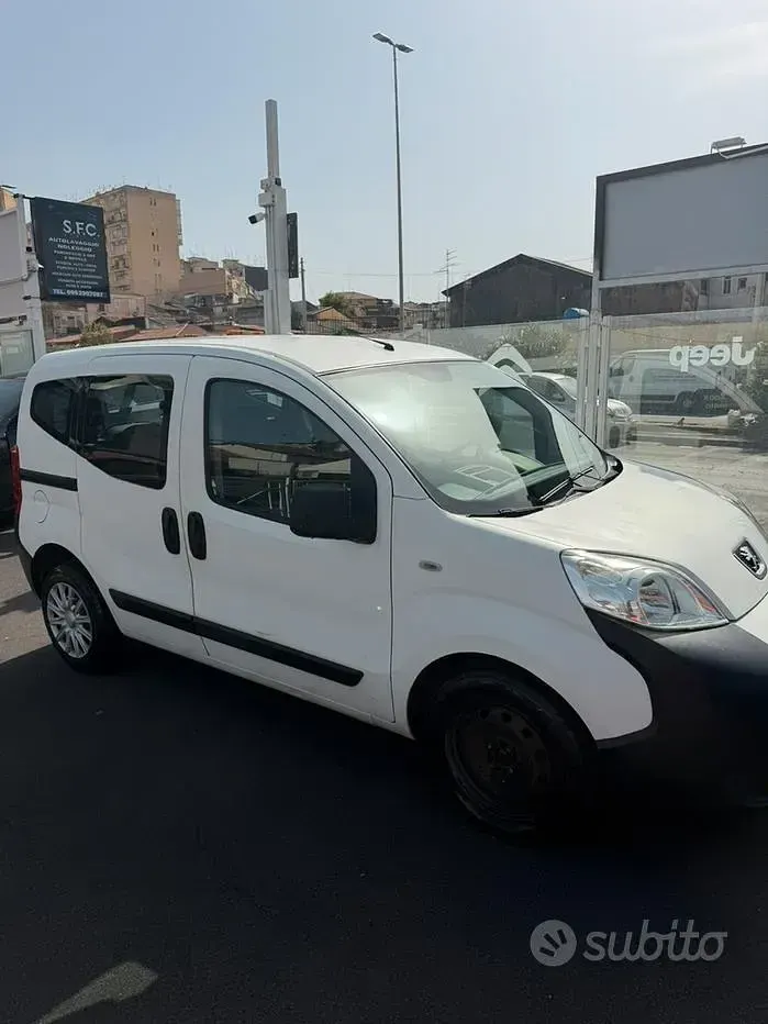Usata Peugeot Bipper 75 CV (55 kW) 2012 Bianco Monovolume