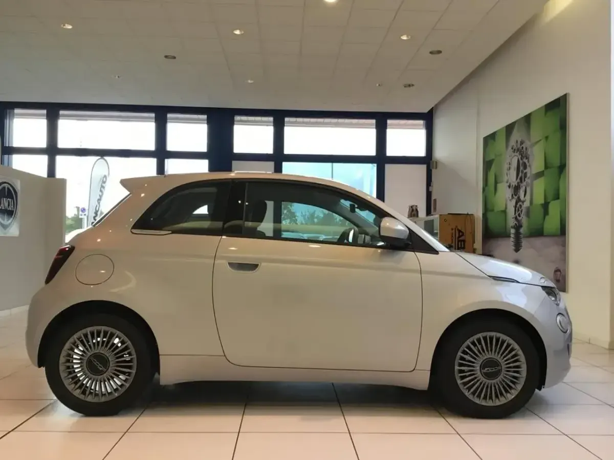 Nuova Fiat 500 65 CV (47 kW) 2026 Blu Utilitaria