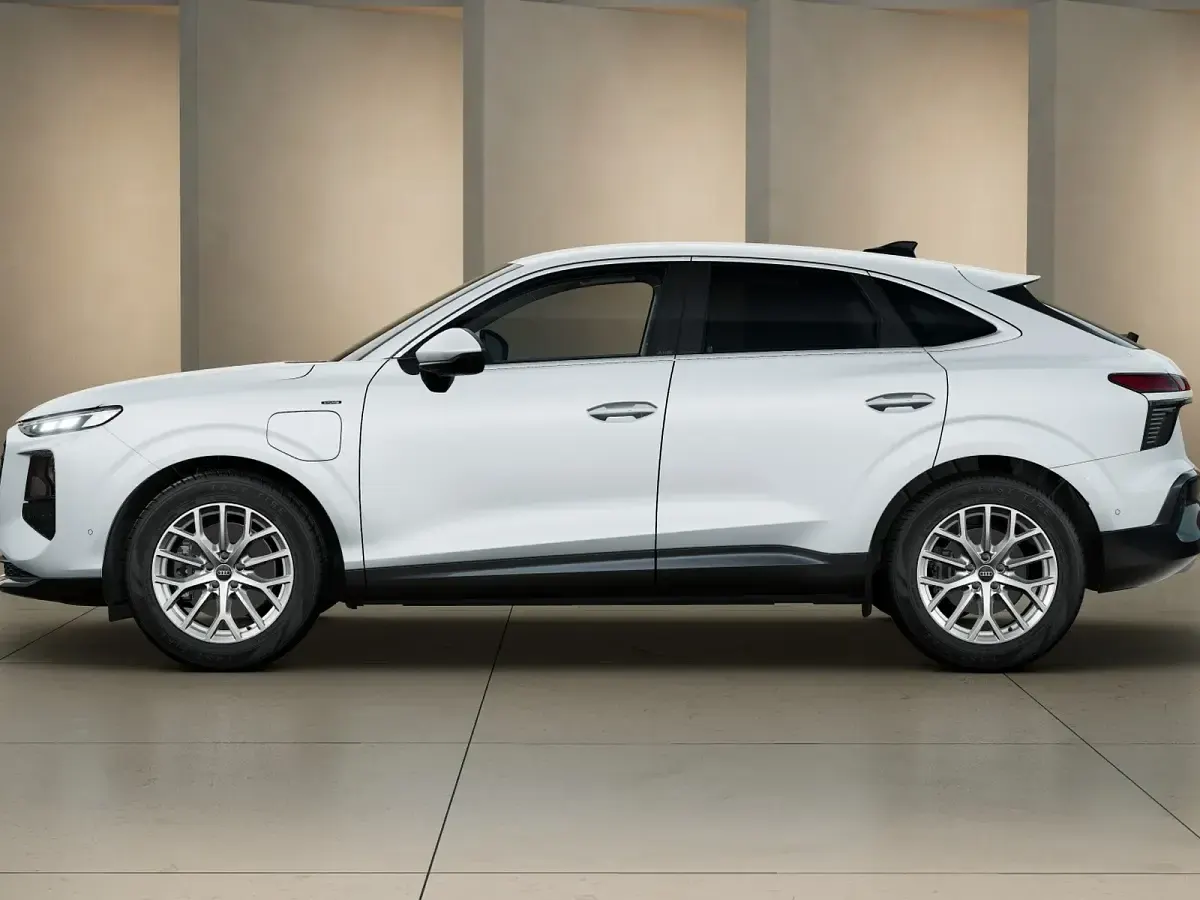 Nuova Audi Q3 Sportback Advanced Plus 272 CV (200 kW) 2026 Bianco ghiacciaio metallizzato SUV