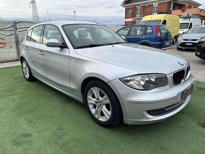 Usata BMW 120 177 CV (130 kW) 2009 Argento Utilitaria
