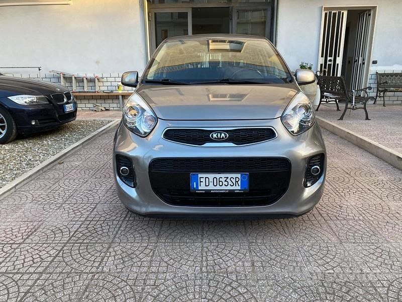Usata Kia Picanto Active 69 CV (50 kW) 2016 Marrone Utilitaria