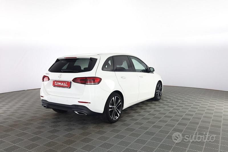 Usata Mercedes B200 150 CV (110 kW) 2020 Bianco Monovolume