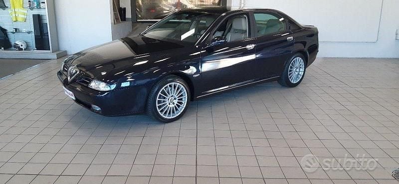 Blu / metallizzato Usata 1999 Alfa Romeo 166 Tre volumi | 8500 € (Molto cara) - Immagine 1/4