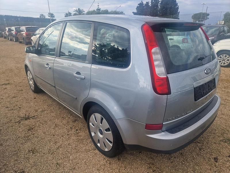 Usado Ford Focus 115 HP (84 kW) 2003 Cinzento Sedan
