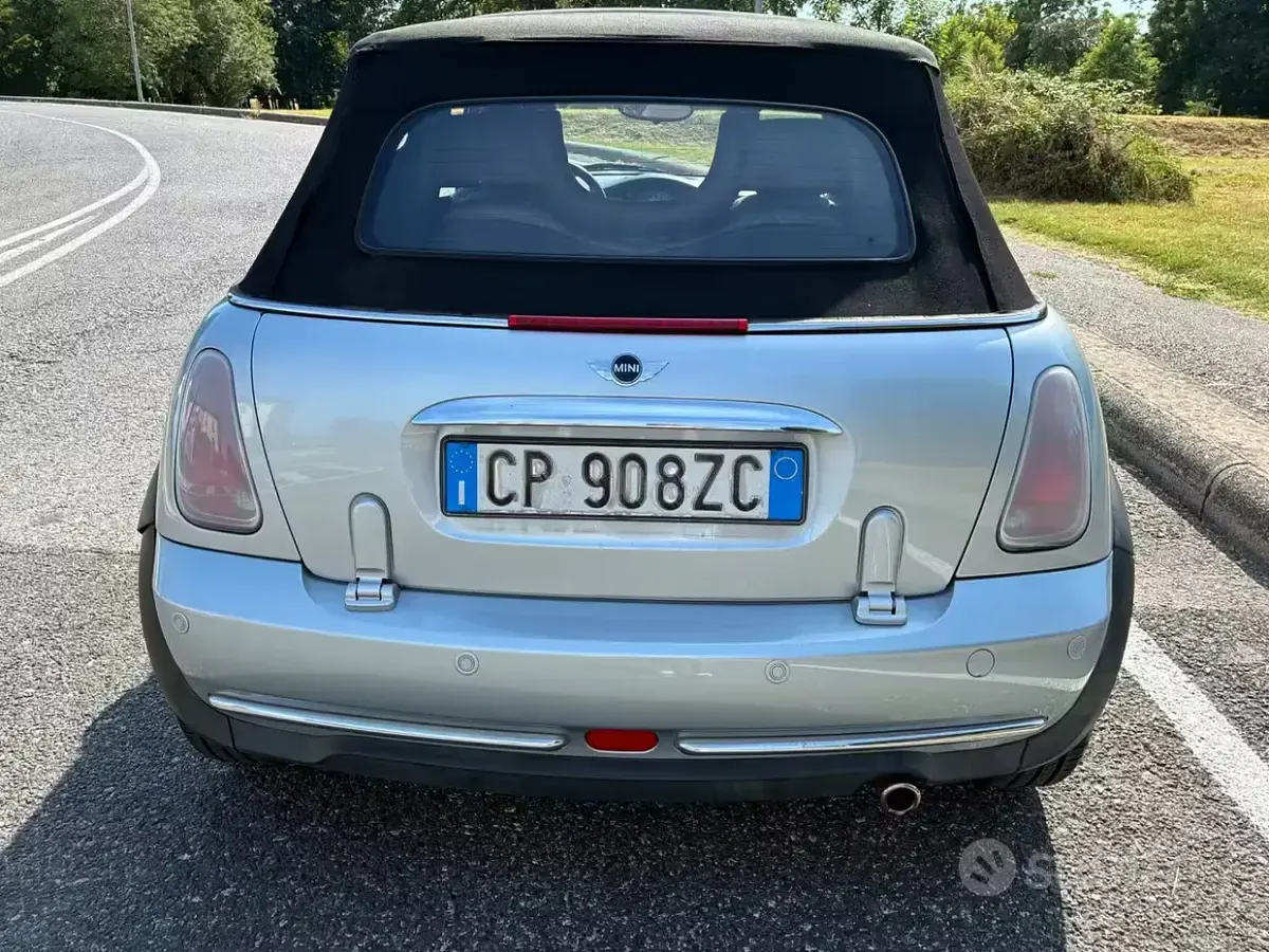 Usata Mini One Cabriolet 90 CV (66 kW) 2005 Grigio Cabrio