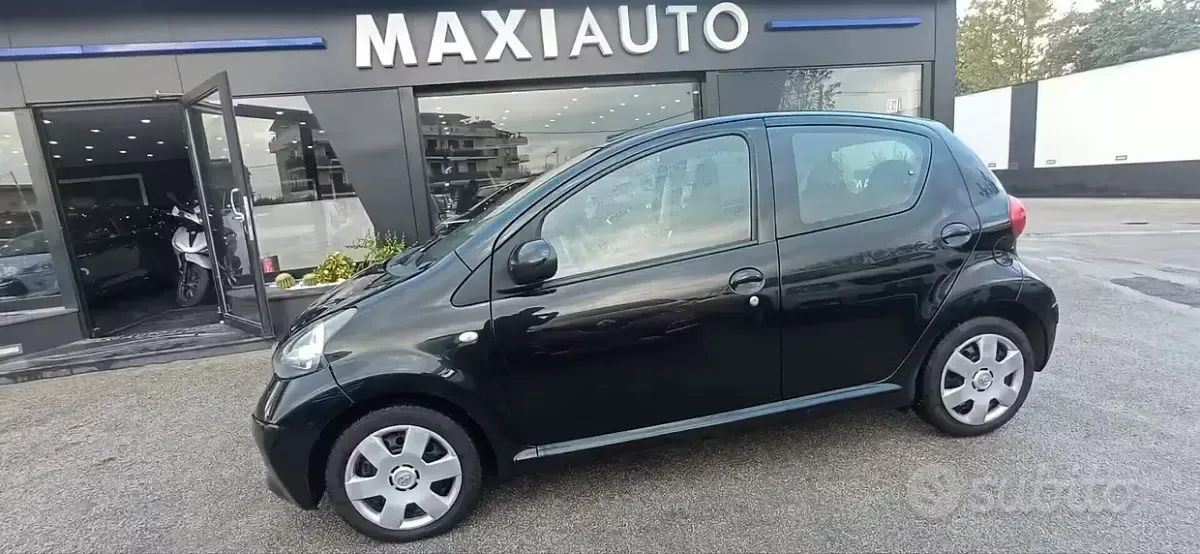 Usata Toyota Aygo 68 CV (50 kW) 2008 Nero Utilitaria