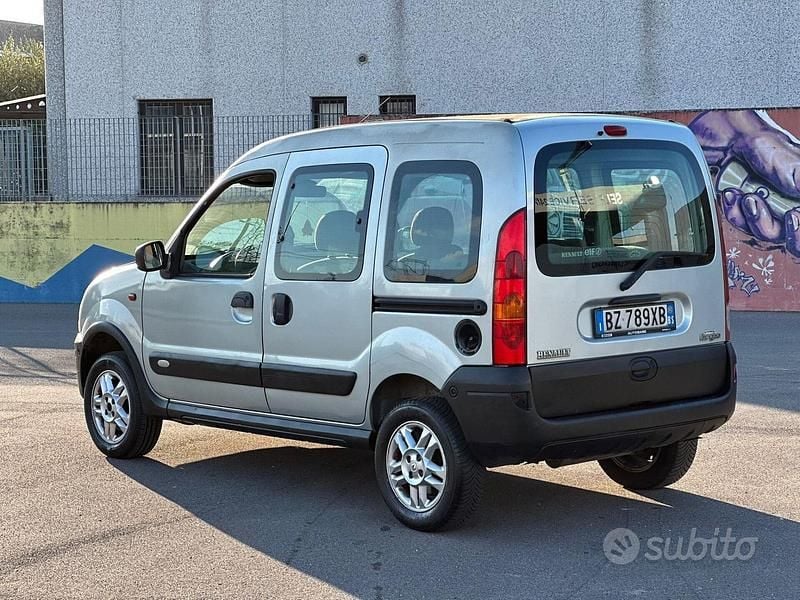 Usata Renault Kangoo Authentique 81 CV (59 kW) 2003 Grigio Monovolume