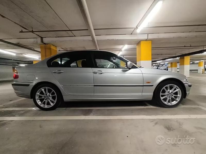 Usata BMW 318 1999 Grigio Berlina