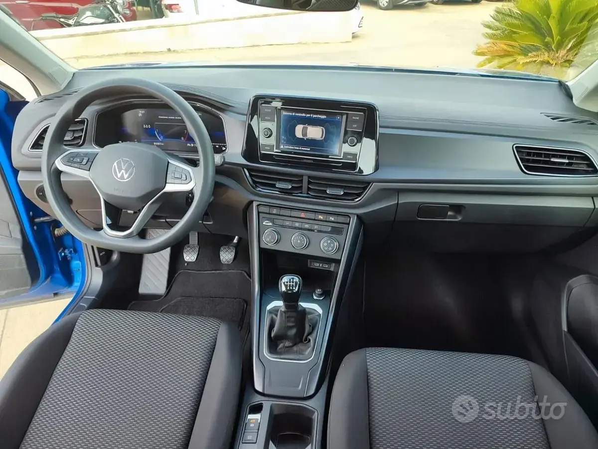 Usata VW T-Roc Style 110 CV (80 kW) 2023 Blu SUV