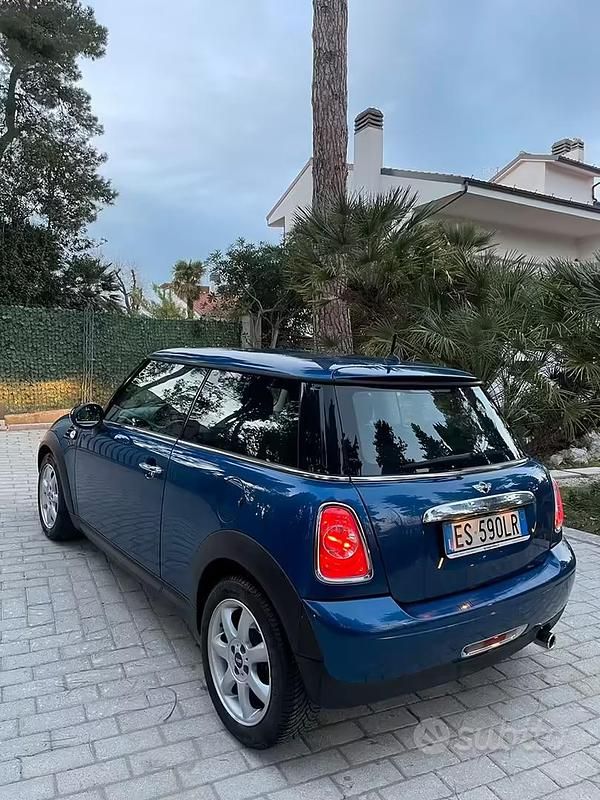 Begagnad Mini ONE 75 HK (55 kW) 2013 Blå Halvkombi