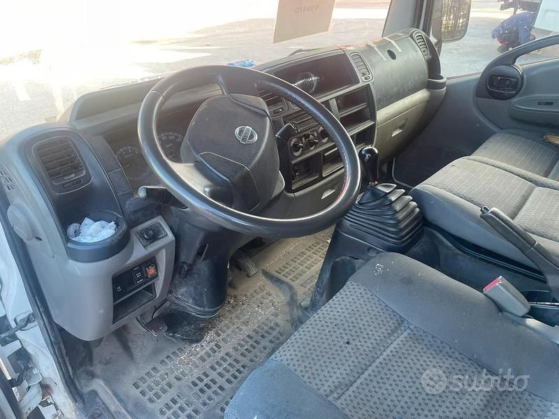 Usata Nissan Cabstar 2007 Bianco Pick-up