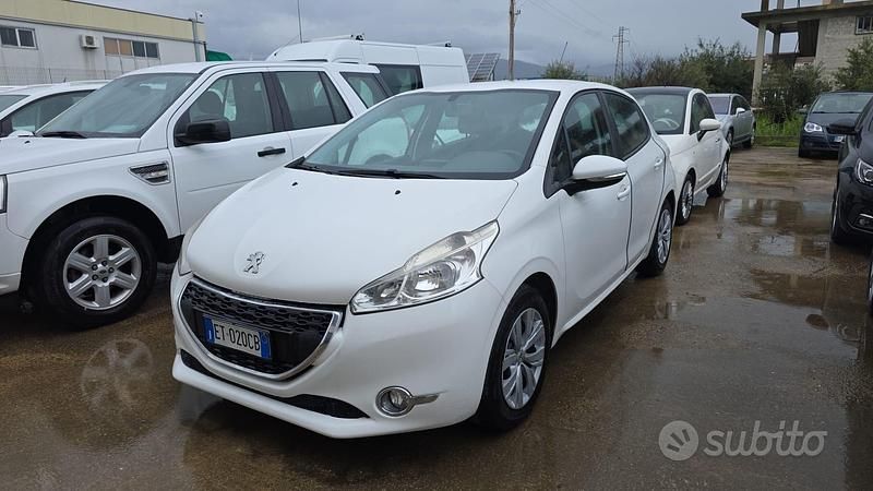 Usata Peugeot 2008 Access 82 CV (60 kW) 2013 Bianco SUV