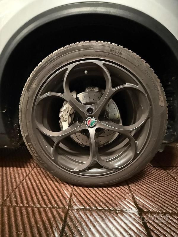 Usata Alfa Romeo Stelvio 160 CV (117 kW) 2019 Grigio SUV