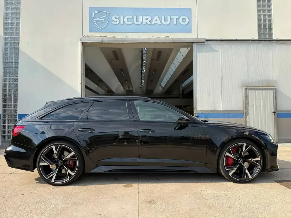 Usata Audi RS6 600 CV (441 kW) 2023 Nero Station wagon