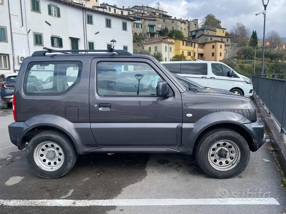 Usata Suzuki Jimny 85 CV (62 kW) 2014 SUV