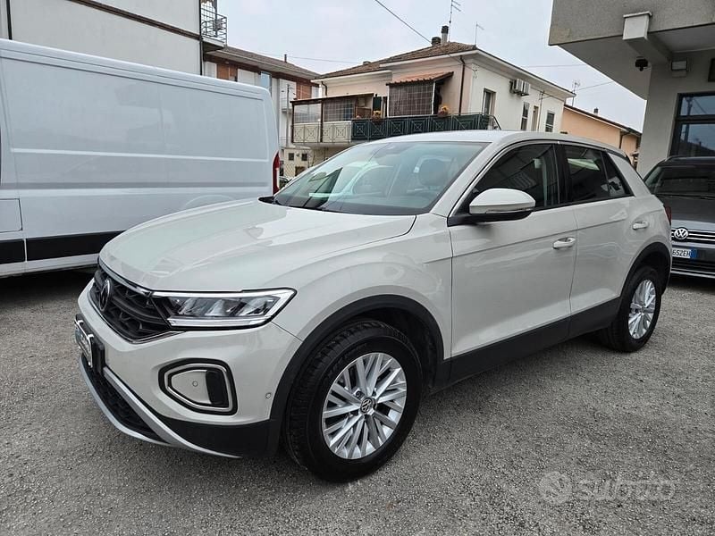 Usata VW T-Roc Edition 110 CV (80 kW) 2022 Beige SUV