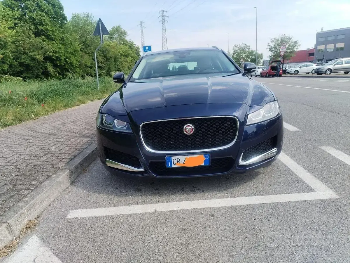Usata Jaguar XF Prestige 200 CV (147 kW) 2020 Nero Station wagon