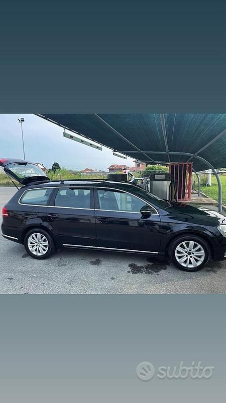 Usata VW Passat 105 CV (77 kW) 2011 Nero Station wagon