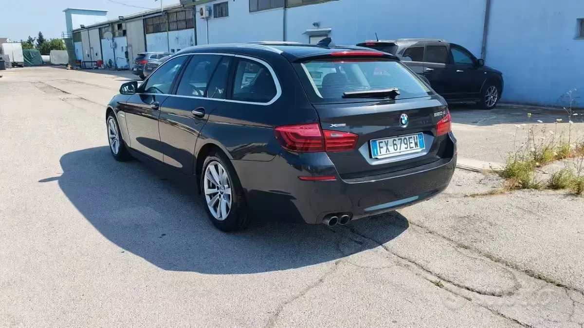 Usata BMW 520 Luxury Line 184 CV (135 kW) 2015 Grigio Station wagon