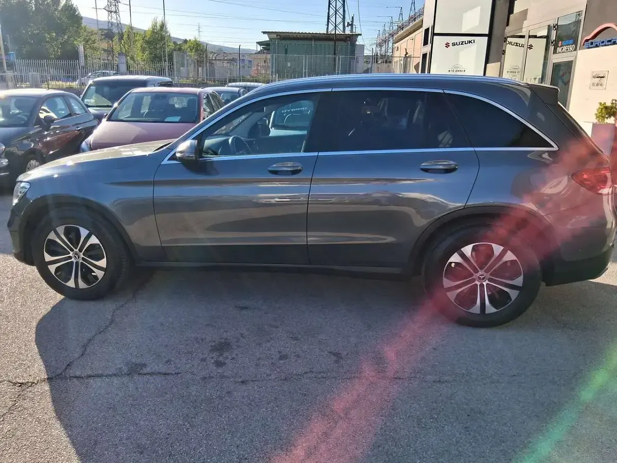 Usata Mercedes GLC220 194 CV (142 kW) 2021 Grigio SUV