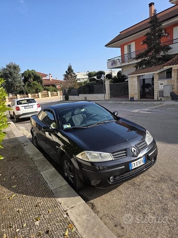 Usata Renault Mégane Cabriolet Exception 111 CV (81 kW) 2005 Nero Cabrio