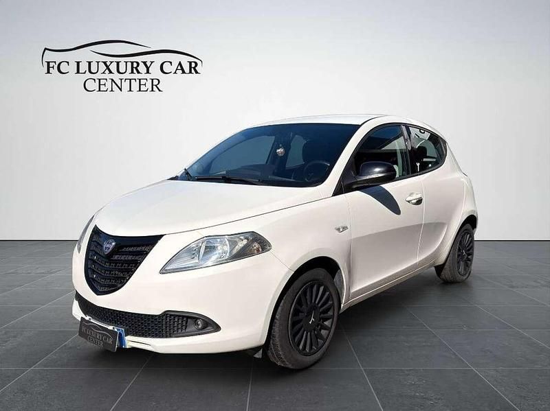 Usata Lancia Ypsilon S 95 CV (69 kW) 2015 Bianco Utilitaria