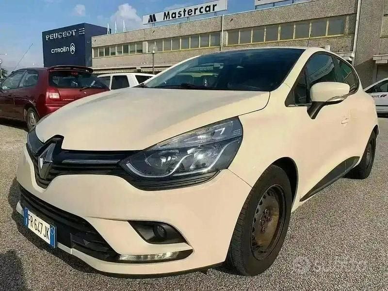 Usata Renault Clio IV Business 75 CV (55 kW) 2018 Beige Berlina