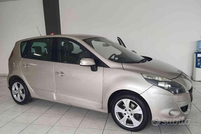 Usata Renault Scénic III 110 CV (80 kW) 2013 Monovolume