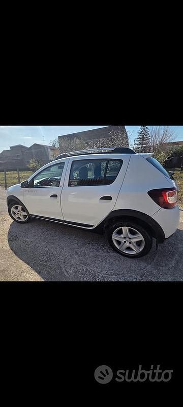 Usata Dacia Sandero Stepway 90 CV (66 kW) 2017 Bianco Utilitaria