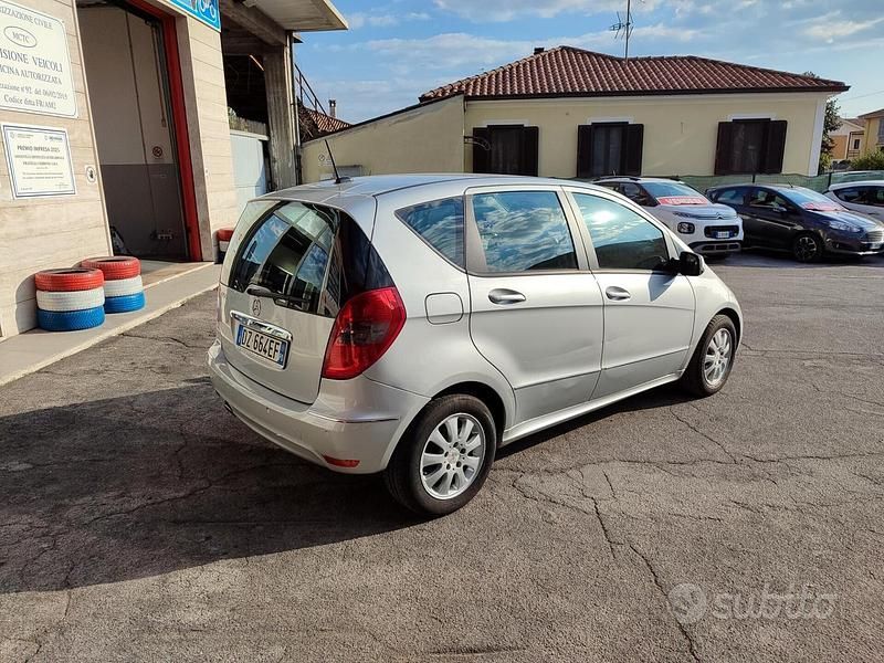 Usata Mercedes A150 95 CV (69 kW) 2010 Grigio