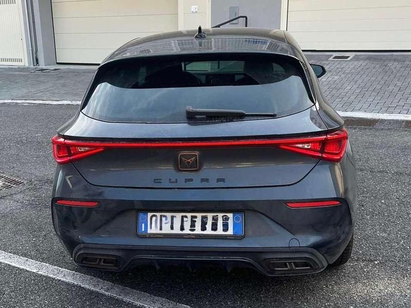 Usata Cupra Leon 150 CV (110 kW) 2024 Grigio Berlina