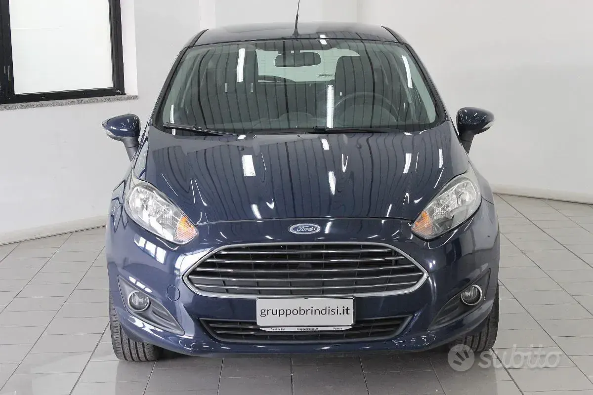 Usata Ford Fiesta 80 CV (58 kW) 2014 Blu Utilitaria