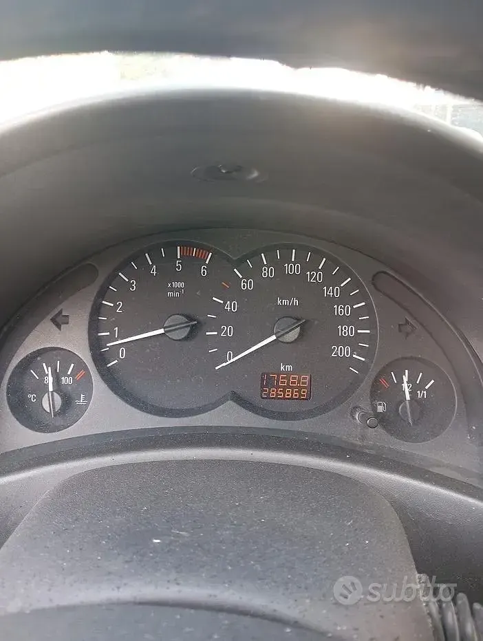 Usata Opel Corsa 54 CV (39 kW) 2004 Utilitaria