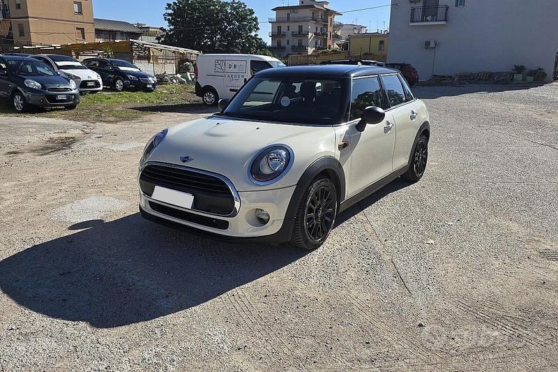 Usata Mini ONE 102 CV (75 kW) 2014 Giallo Utilitaria