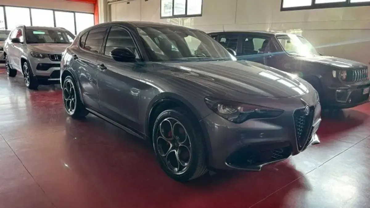 Usata Alfa Romeo Stelvio Veloce 209 CV (153 kW) 2025 Grigio SUV
