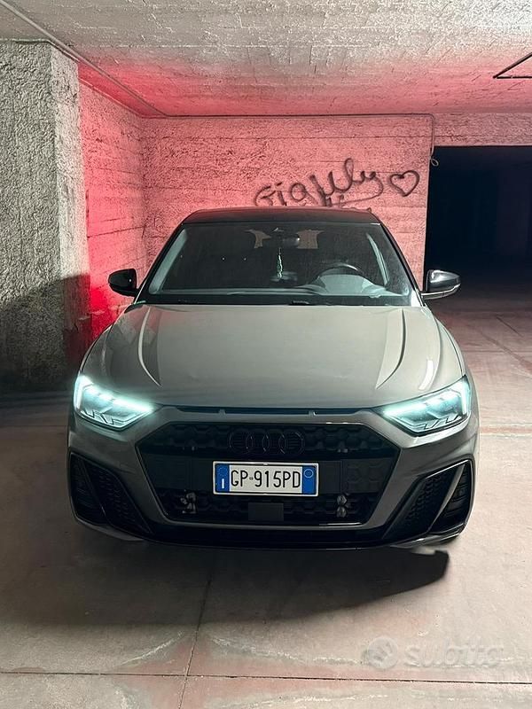 Usata Audi A1 110 CV (80 kW) 2023 Grigio SUV