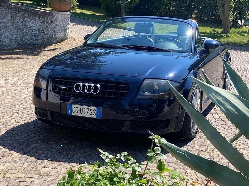 Usata Audi TT Roadster Ambiente 224 CV (164 kW) 2003 Blu/azzurro Cabrio