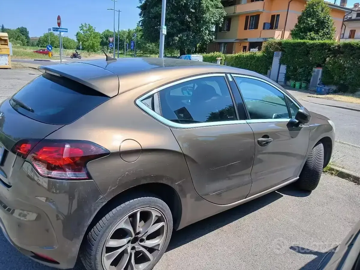 Usata Citroën DS4 111 CV (81 kW) 2013 Marrone Utilitaria