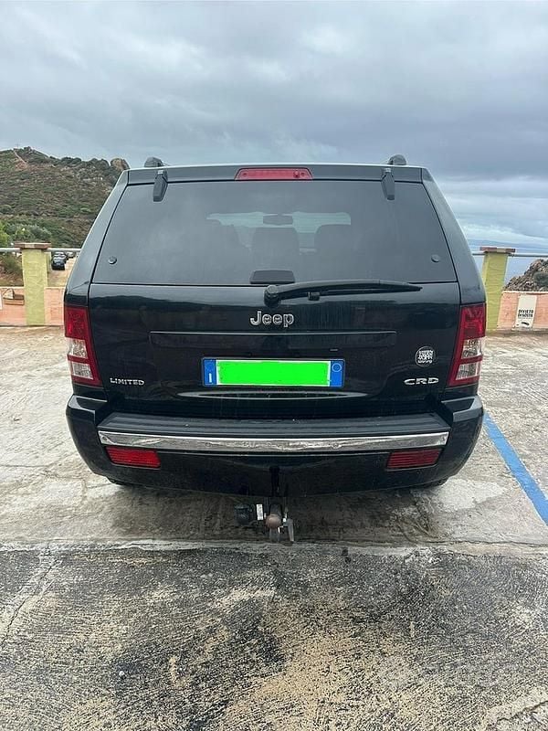 Second-hand Jeep Cherokee 177 CP (130 kW) 2009 Negru SUV