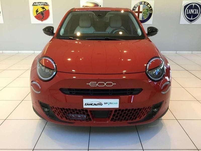 Nuova Fiat 600 La Prima 110 CV (80 kW) 2026 Rosso SUV