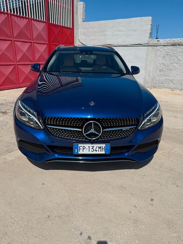 Usata Mercedes C250 203 CV (149 kW) 2018 Blu Station wagon