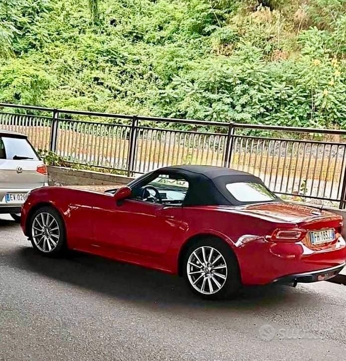 Usata Fiat 124 Spider Lusso 140 CV (102 kW) 2016 Rosso Cabrio