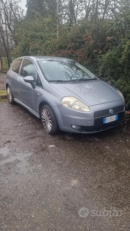 Grigio Usata 2007 Fiat Grande Punto Utilitaria | 1000 € (Super prezzo) - Immagine 1/1