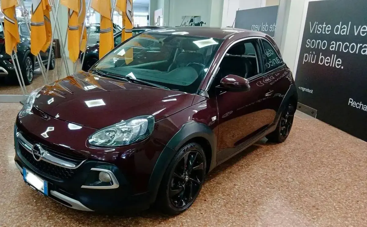 Usata Opel Adam Rocks Rocks 116 CV (85 kW) 2017 Lilla Utilitaria