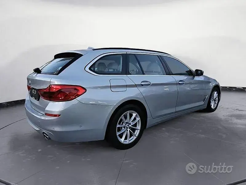 Usata BMW 520 Luxury Line 190 CV (139 kW) 2019 Grigio Station wagon