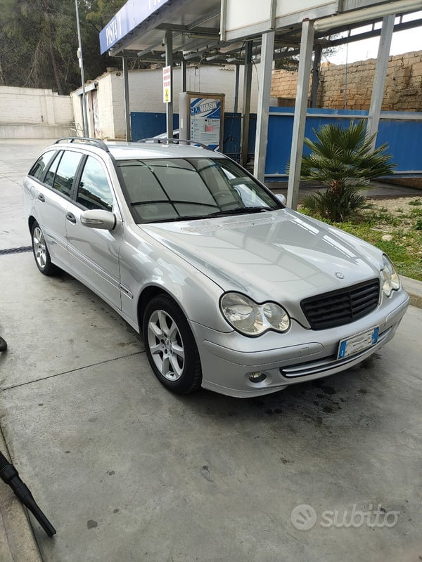 Usato 2006 Mercedes C200 2.1 Diesel (3.999 €)