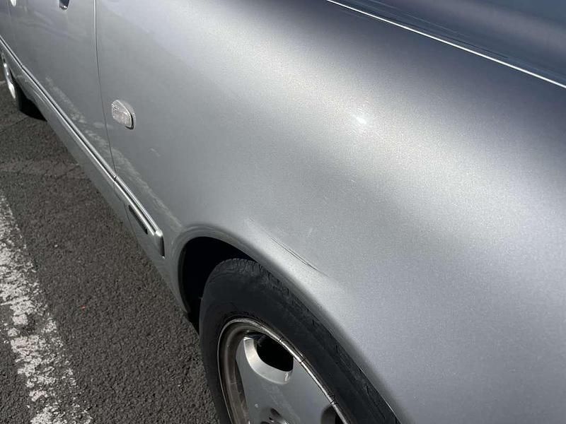 Usata Mercedes E200 Avantgarde 136 CV (100 kW) 1995 Berlina