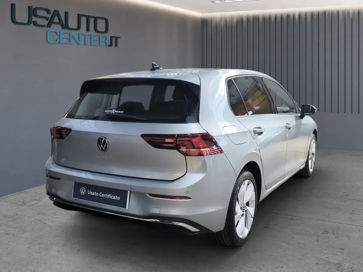 Usata VW Golf VIII Style 150 CV (110 kW) 2025 Dolomite silver metallizzato Berlina